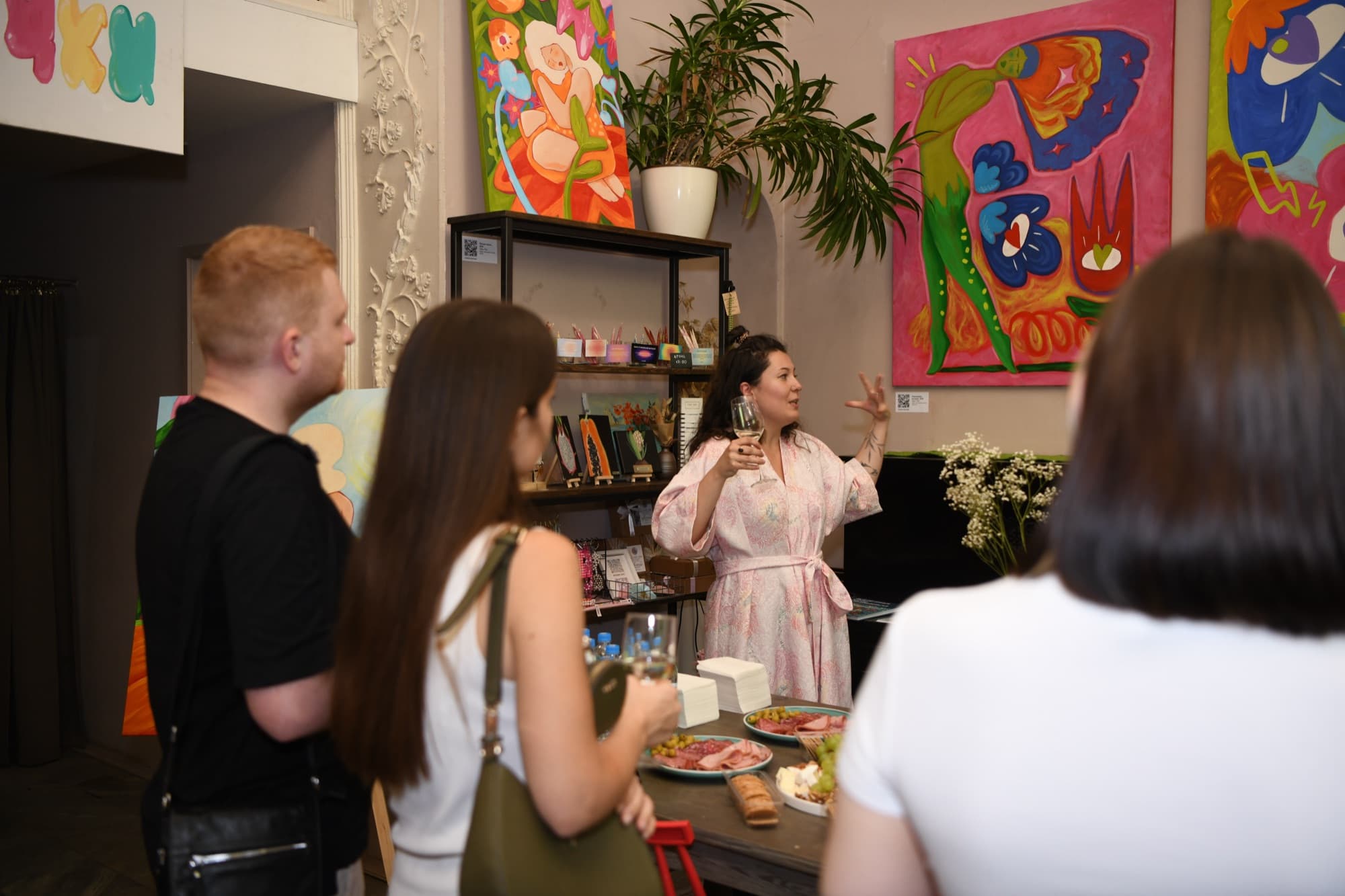 Photo from the opening of Leri Pai’s solo exhibition at Nostalgia art-café — 9