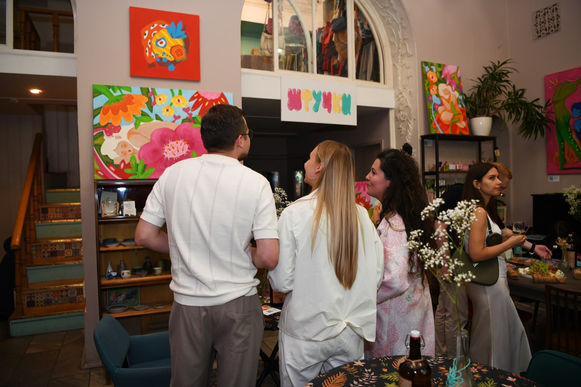 Photo from the opening of Leri Pai’s solo exhibition at Nostalgia art-café — 15