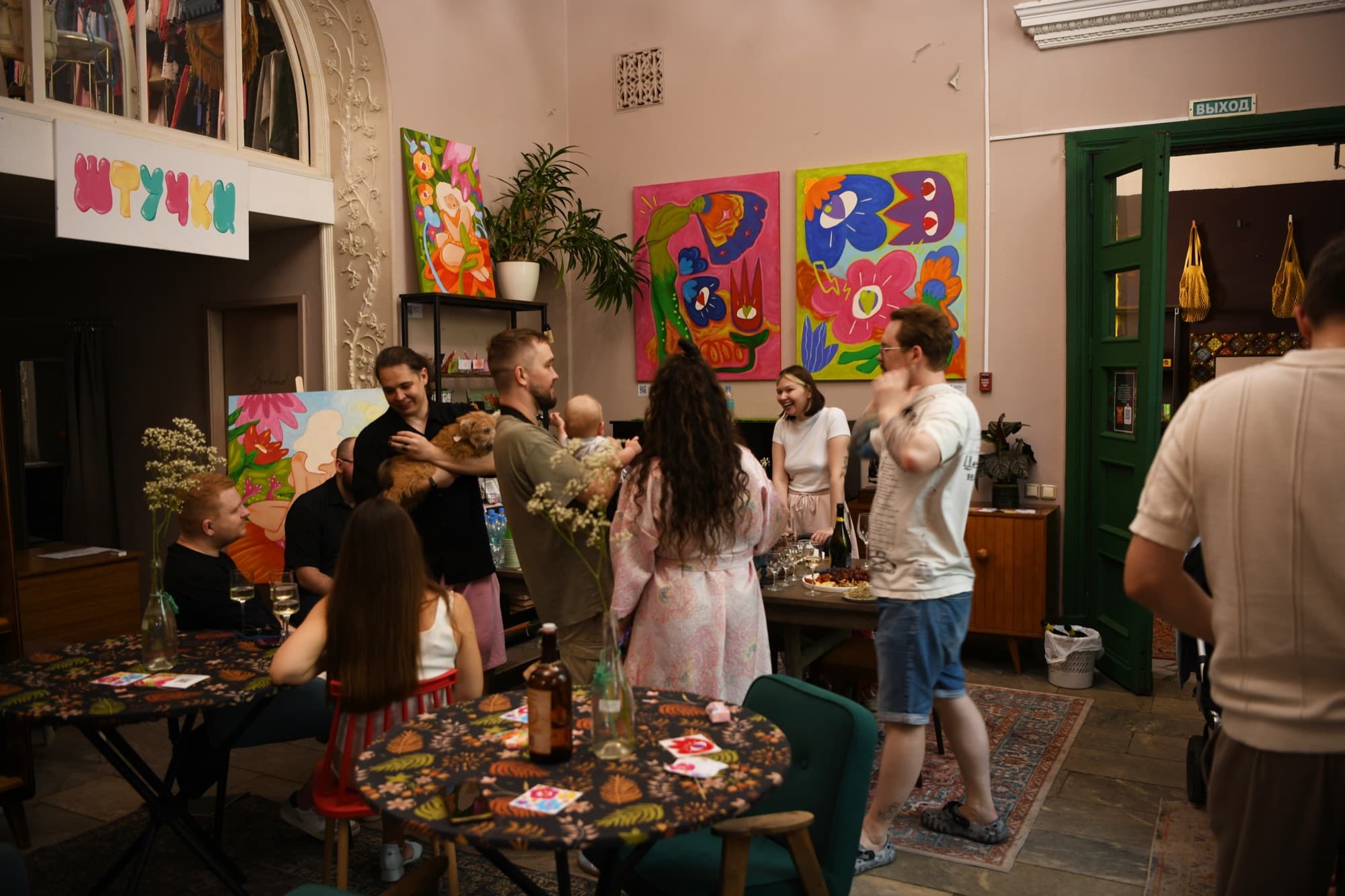Photo from the opening of Leri Pai’s solo exhibition at Nostalgia art-café — 27