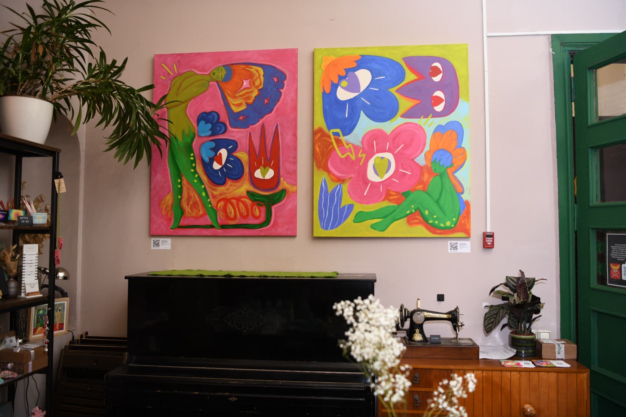 Photo from the opening of Leri Pai’s solo exhibition at Nostalgia art-café — 34